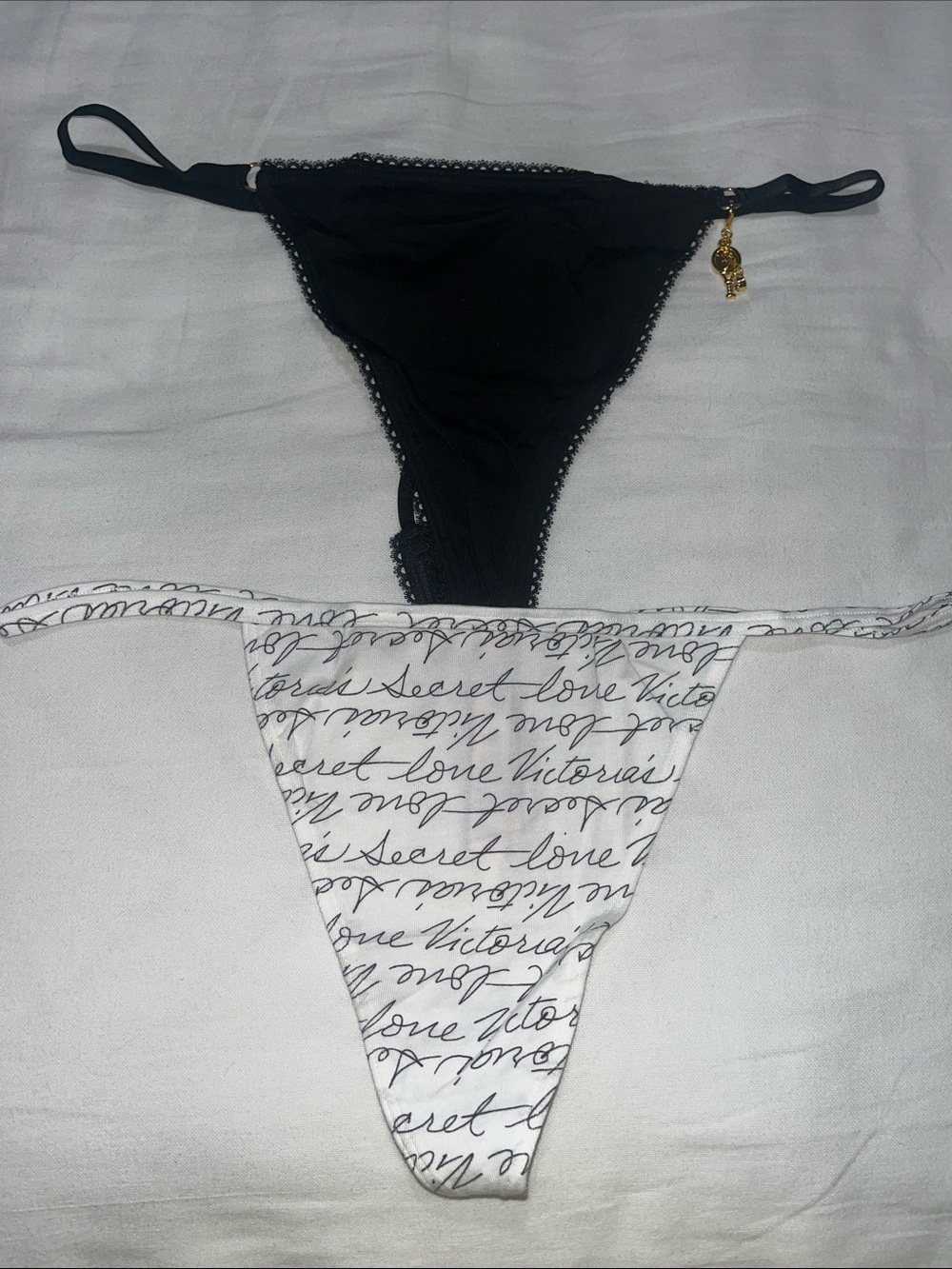 Victoria’s Secret V String with Triangle Back Set of 2